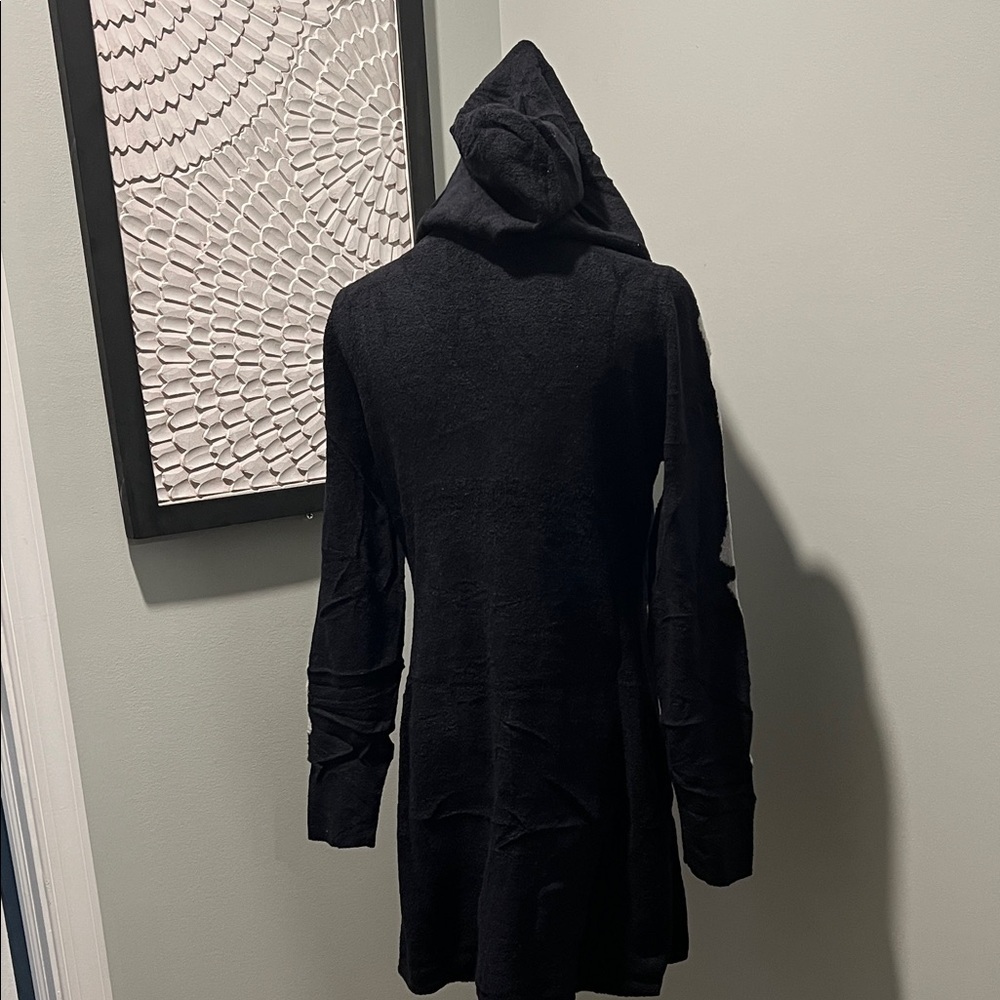 Hot Topic Black and White Skeleton Hoodie - Picture 4 of 4